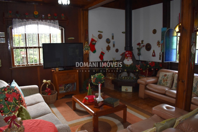 Imagem Casa com 4 Quartos à Venda, 310 m² em Região De Descansópolis - Campos Do Jordão