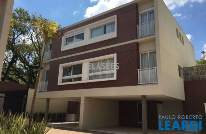 Sobrado com 4 Quartos à Venda, 321 m² em Vila Morumbi - São Paulo
