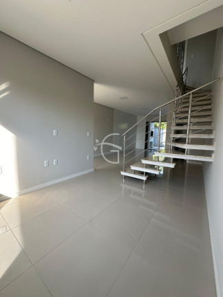Imagem Casa com 3 Quartos à Venda,  em Bom Retiro - Joinville