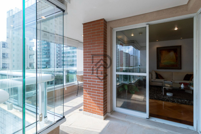 Imagem Apartamento com 3 Quartos à Venda, 195 m² em Moema - São Paulo