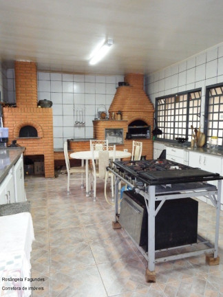 Imagem Imóvel com 2 Quartos à Venda, 200 m² em Zona Rural - Poços De Caldas