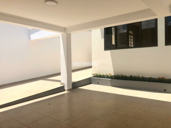 Casa com 4 Quartos à Venda, 370 m² em Santo Amaro - São Paulo