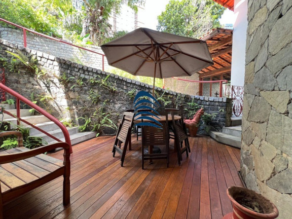 Imagem Casa com 4 Quartos à Venda, 400 m² em Federação - Salvador Imagem Casa com 4 Quartos à Venda, 400 m² em Federação - Salvador