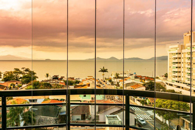 Apartamento à Venda, 200 m² em Balneário - Florianópolis