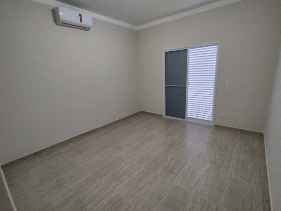 Imagem Casa com 5 Quartos à Venda, 250 m² em Flórida - Praia Grande Imagem Casa com 5 Quartos à Venda, 250 m² em Flórida - Praia Grande