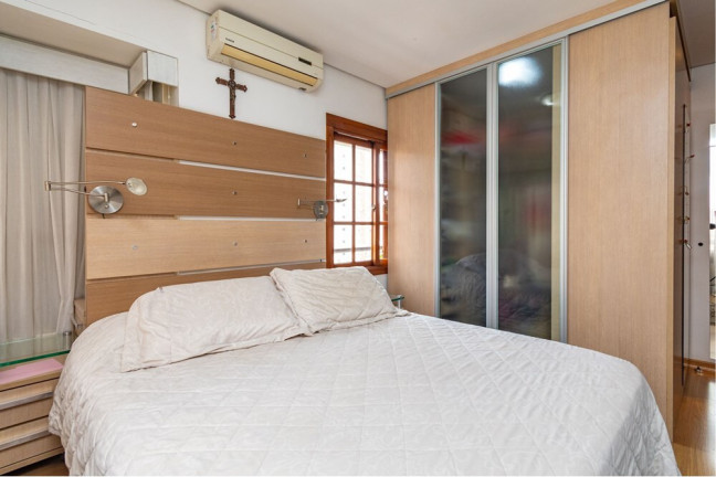 Imagem Imóvel com 2 Quartos à Venda, 164 m² em Petrópolis - Porto Alegre Imagem Imóvel com 2 Quartos à Venda, 164 m² em Petrópolis - Porto Alegre