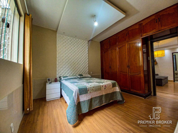 Imagem Casa com 6 Quartos à Venda, 193 m² em Várzea - Teresópolis Imagem Casa com 6 Quartos à Venda, 193 m² em Várzea - Teresópolis