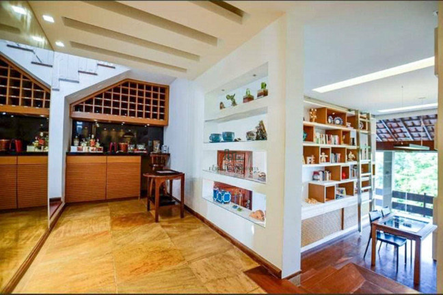 Imagem Casa com 5 Quartos à Venda, 420 m² em Itaipu - Niterói Imagem Casa com 5 Quartos à Venda, 420 m² em Itaipu - Niterói