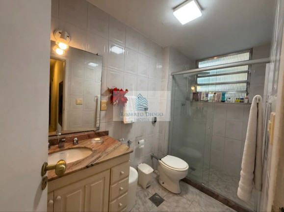 Imagem Imóvel com 2 Quartos à Venda, 126 m² em Icaraí - Niterói Imagem Imóvel com 2 Quartos à Venda, 126 m² em Icaraí - Niterói