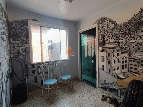 Imagem Casa com 4 Quartos à Venda, 55 m²