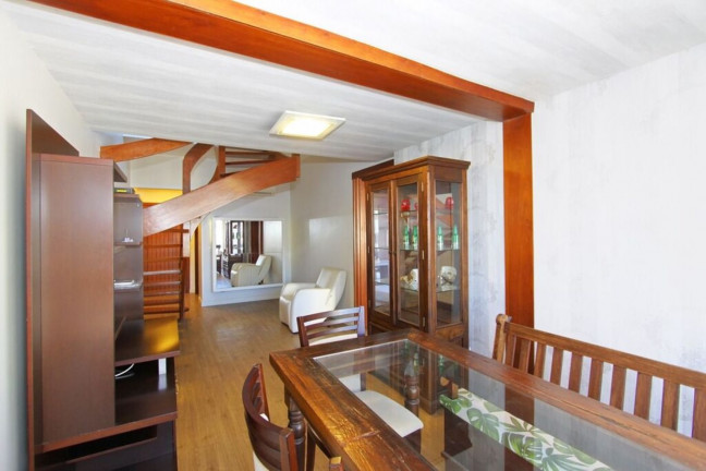 Imagem Imóvel com 2 Quartos à Venda, 143 m² em Menino Deus - Porto Alegre Imagem Imóvel com 2 Quartos à Venda, 143 m² em Menino Deus - Porto Alegre