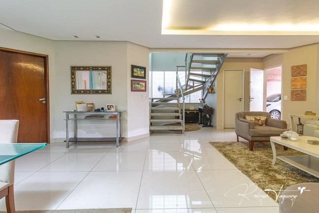 Imagem Sobrado com 4 Quartos à Venda, 421 m² em Jardim América - Goiânia