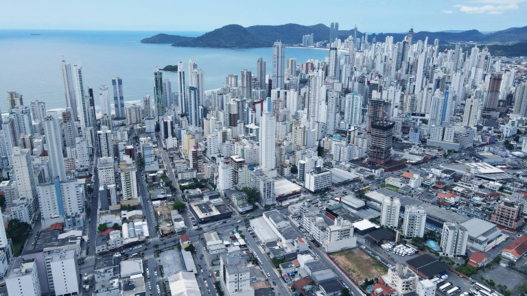 Imagem Apartamento com 3 Quartos à Venda, 65 m² em Nações - Balneário Camboriú Imagem Apartamento com 3 Quartos à Venda, 65 m² em Nações - Balneário Camboriú
