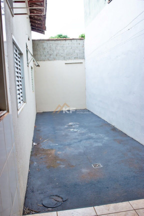 Imagem Casa com 2 Quartos à Venda, 78 m² em Centro - Jardinópolis