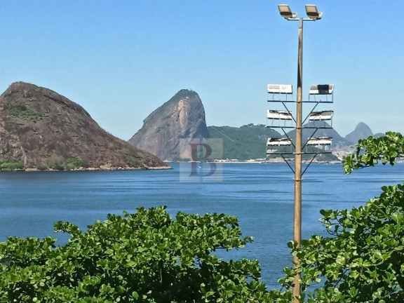 Imagem Imóvel com 4 Quartos à Venda, 243 m² em Icaraí - Niterói Imagem Imóvel com 4 Quartos à Venda, 243 m² em Icaraí - Niterói