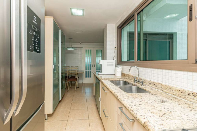 Imagem Apartamento com 4 Quartos à Venda, 262 m² em Três Figueiras - Porto Alegre