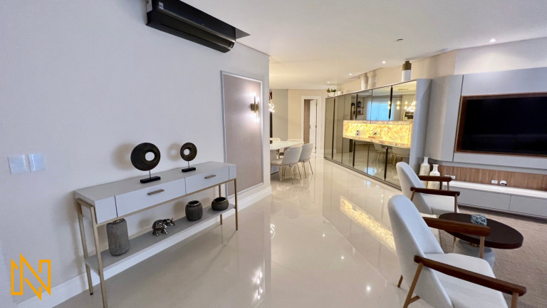 Imagem Apartamento com 3 Quartos à Venda, 182 m² em Pioneiros - Balneário Camboriú Imagem Apartamento com 3 Quartos à Venda, 182 m² em Pioneiros - Balneário Camboriú