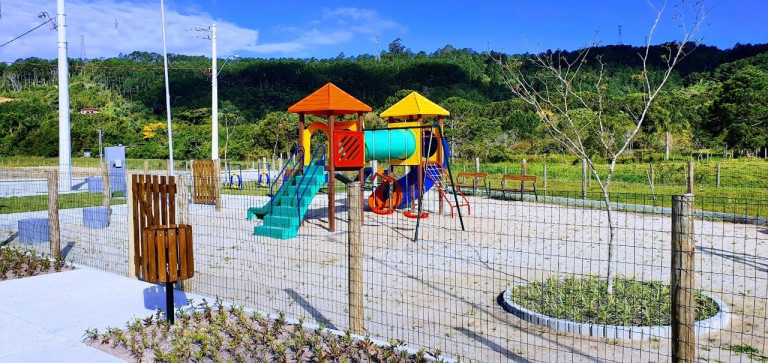 Imagem Terreno à Venda, 360 m² em Canasvieiras - Florianópolis Imagem Terreno à Venda, 360 m² em Canasvieiras - Florianópolis