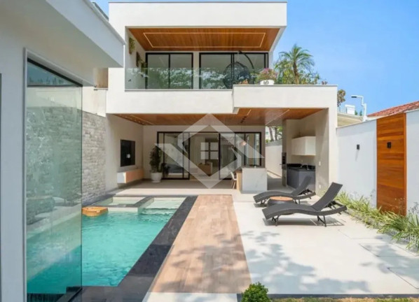 Casa com 4 Quartos à Venda, 453 m² em Barra Da Tijuca - Rio De Janeiro