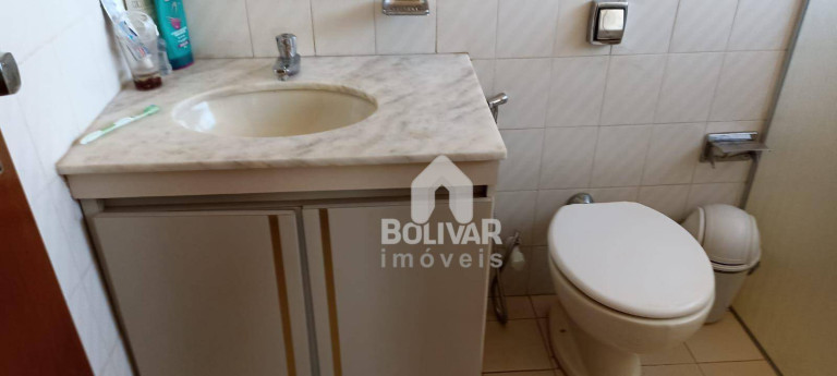 Imagem Casa com 3 Quartos à Venda, 360 m² em Setor Central - Itumbiara Imagem Casa com 3 Quartos à Venda, 360 m² em Setor Central - Itumbiara