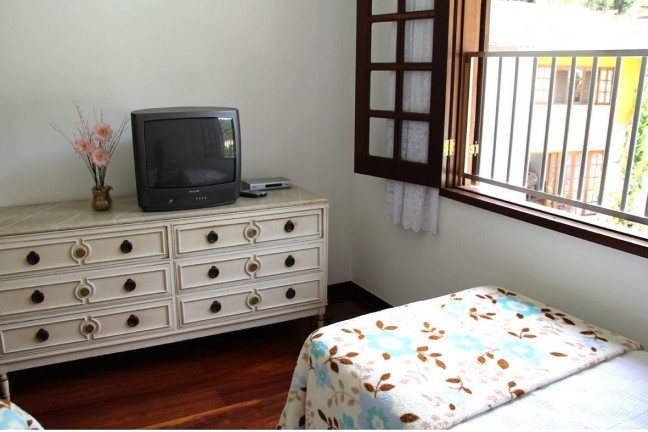 Imagem Casa com 6 Quartos à Venda, 300 m² em Comary - Teresópolis Imagem Casa com 6 Quartos à Venda, 300 m² em Comary - Teresópolis