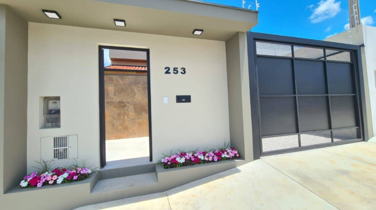 Casa com 3 Quartos à Venda, 181 m² em Parque Residencial Primavera - Botucatu