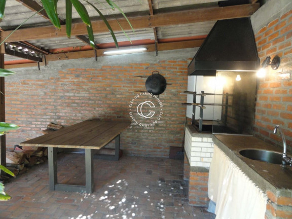 Imagem Casa com 4 Quartos à Venda, 231 m² em Centro - Santa Maria