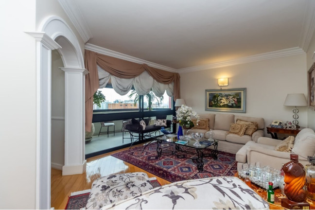 Apartamento com 4 Quartos à Venda, 198 m² em Moema - São Paulo