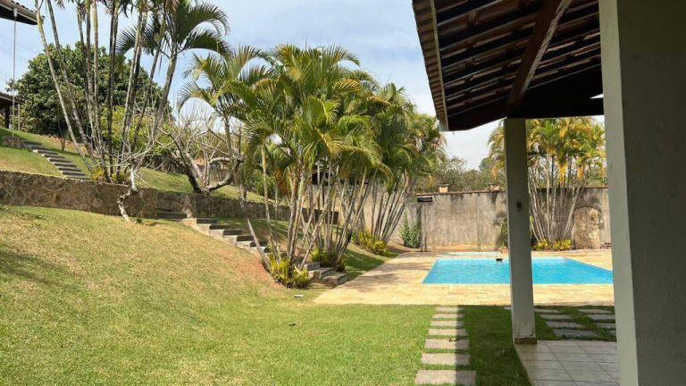 Imagem Casa com 3 Quartos à Venda,  em Jardim Estância Brasil - Atibaia