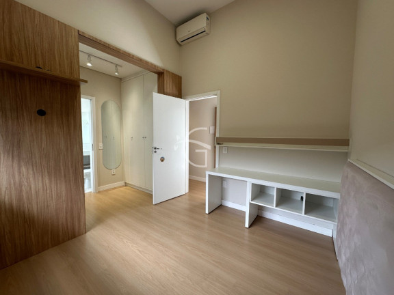 Imagem Casa com 3 Quartos à Venda, 250 m² em Glória - Joinville Imagem Casa com 3 Quartos à Venda, 250 m² em Glória - Joinville