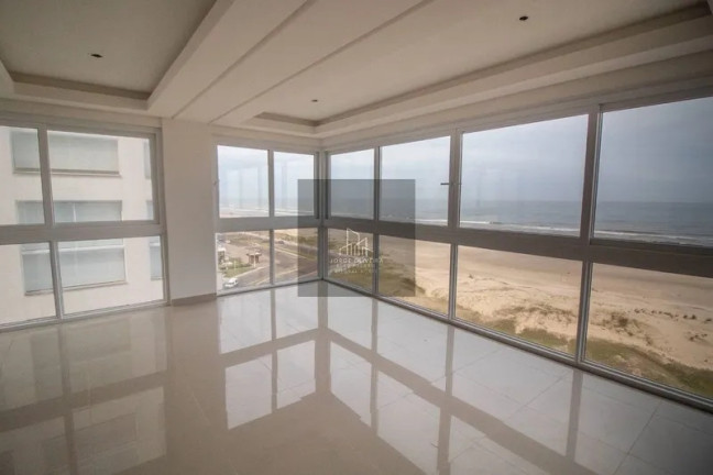Apartamento com 4 Quartos à Venda,  em Navegantes - Capão Da Canoa
