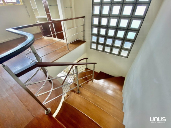 Imagem Casa com 5 Quartos à Venda, 408 m² em Coqueiros - Florianópolis Imagem Casa com 5 Quartos à Venda, 408 m² em Coqueiros - Florianópolis