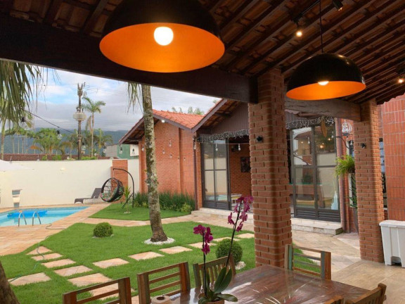 Casa com 3 Quartos à Venda, 220 m² em Florida - Praia Grande