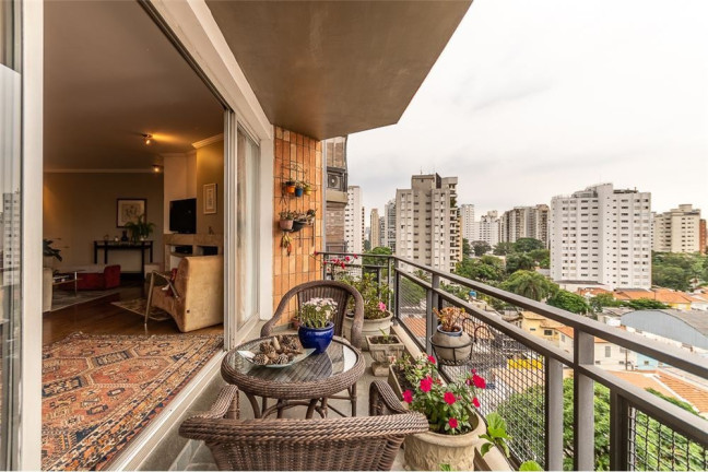 Imagem Apartamento com 3 Quartos à Venda, 143 m² em Campo Belo - São Paulo