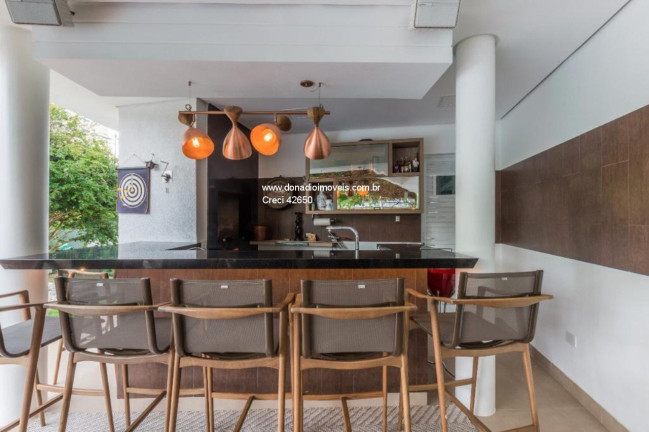 Imagem Casa com 4 Quartos à Venda, 540 m² em Córrego Grande - Florianópolis