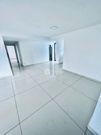 Imagem Apartamento com 3 Quartos à Venda, 216 m² em Jóquei - Teresina