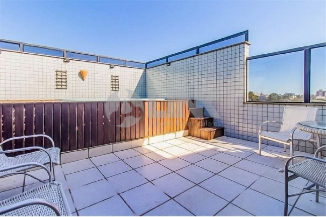 Imagem Imóvel com 3 Quartos à Venda, 324 m² em Jardim Planalto - Porto Alegre Imagem Imóvel com 3 Quartos à Venda, 324 m² em Jardim Planalto - Porto Alegre