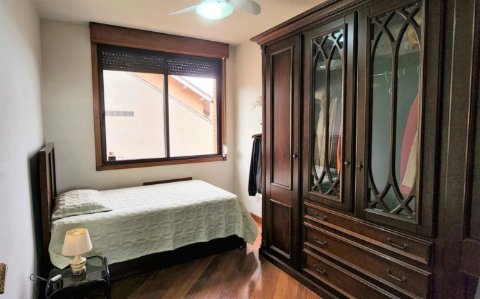 Imagem Imóvel com 3 Quartos à Venda, em Cristal - Porto Alegre Imagem Imóvel com 3 Quartos à Venda, em Cristal - Porto Alegre