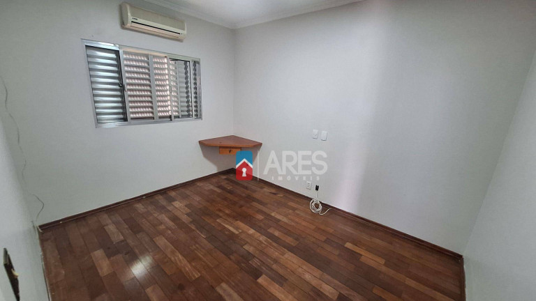 Imagem Casa com 3 Quartos à Venda, 221 m² em Parque Novo Mundo - Americana Imagem Casa com 3 Quartos à Venda, 221 m² em Parque Novo Mundo - Americana