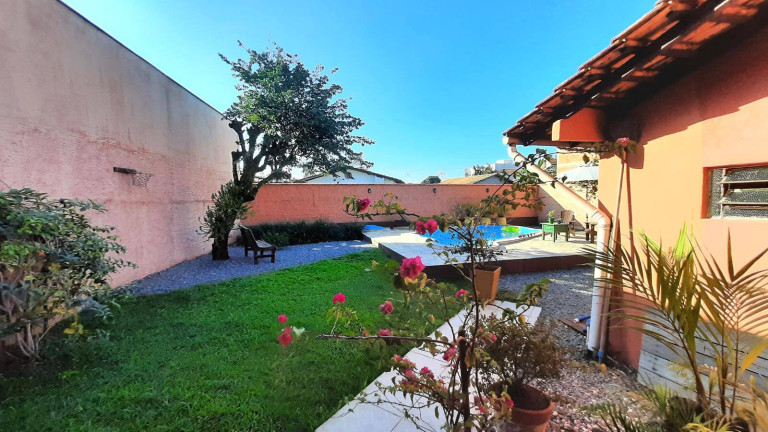 Imagem Casa com 3 Quartos à Venda, 120 m² em Floresta - Joinville