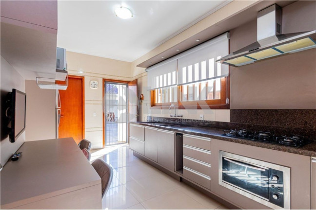 Imagem Casa com 4 Quartos à Venda,  em Jardim Itu - Porto Alegre