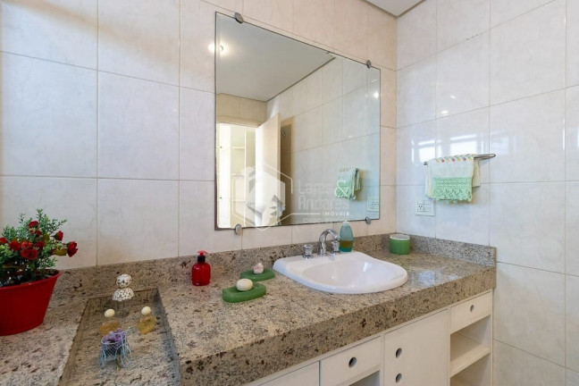 Imagem Casa com 4 Quartos à Venda, 440 m² em Jardim Prudência - São Paulo Imagem Casa com 4 Quartos à Venda, 440 m² em Jardim Prudência - São Paulo