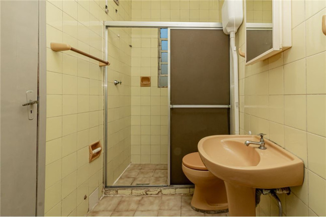 Imagem Imóvel com 1 Quarto à Venda,  em Petrópolis - Porto Alegre