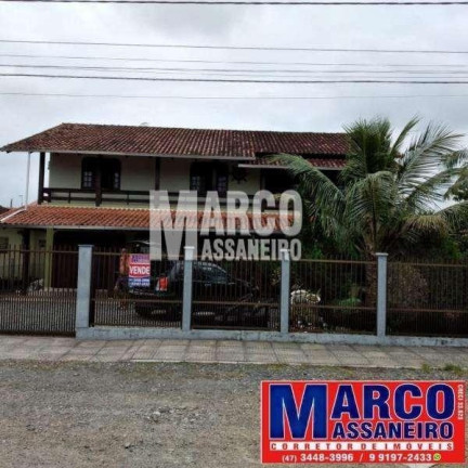 Casa com 3 Quartos à Venda,  em Pinheiros - Balneário Barra Do Sul