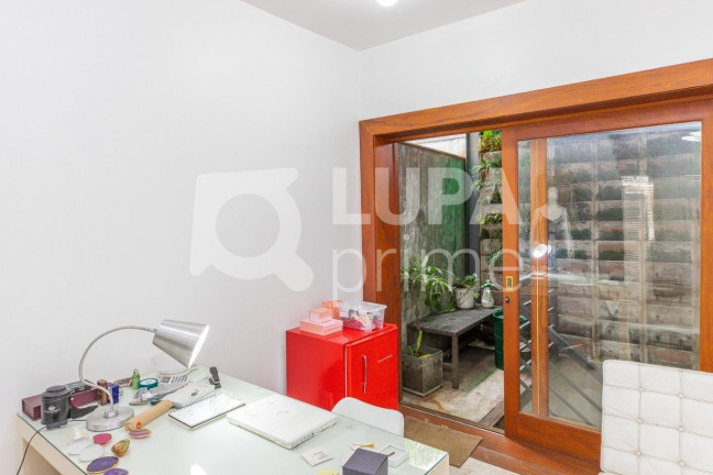 Imagem Casa com 3 Quartos à Venda, 100 m² em Jardins - São Paulo