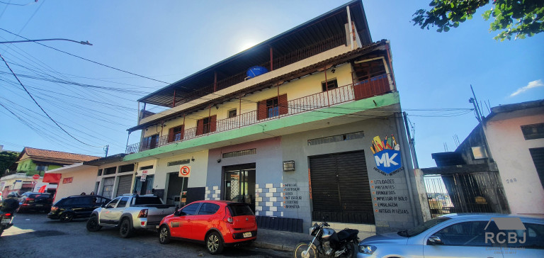 Sobrado com 9 Quartos à Venda,  em Riacho Das Pedras - Contagem