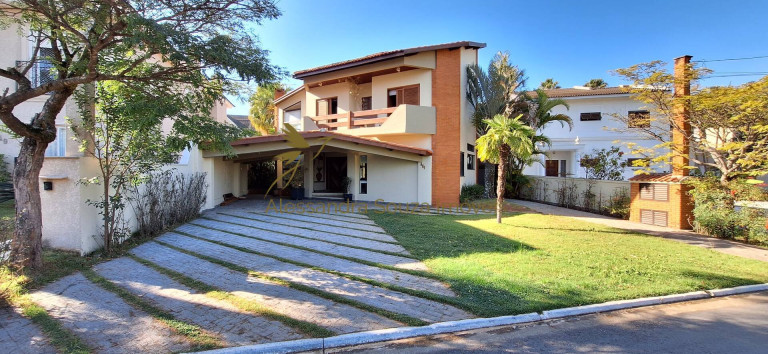 Casa com 4 Quartos para Alugar, 385 m² em Alphaville Residencial Zero - Barueri