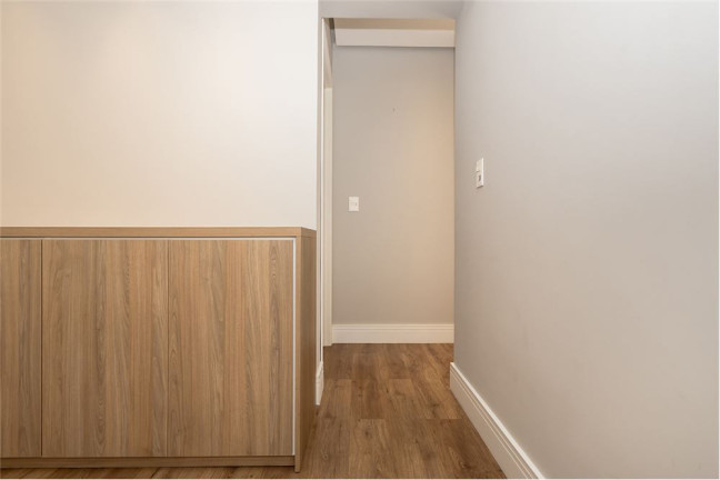 Imagem Imóvel com 2 Quartos à Venda, em Chácara Das Pedras - Porto Alegre Imagem Imóvel com 2 Quartos à Venda, em Chácara Das Pedras - Porto Alegre