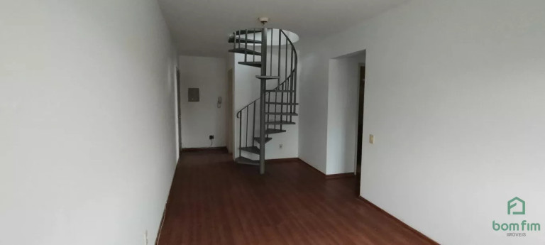 Imagem Cobertura com 3 Quartos para Alugar, 110 m² em Mont Serrat - Porto Alegre Imagem Cobertura com 3 Quartos para Alugar, 110 m² em Mont Serrat - Porto Alegre