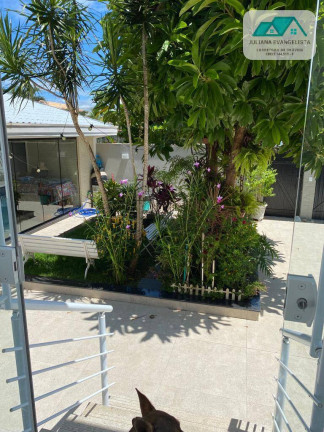 Sobrado com 4 Quartos à Venda, 360 m² em Recanto Som Do Mar - Caraguatatuba